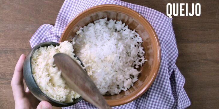 Passo 8 - Bolinho de arroz simples frito