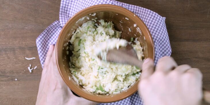 Passo 12 - Bolinho de arroz simples frito