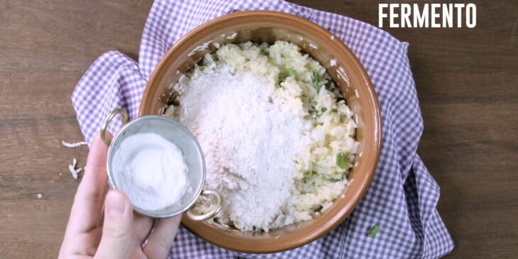 Passo 14 - Bolinho de arroz simples frito