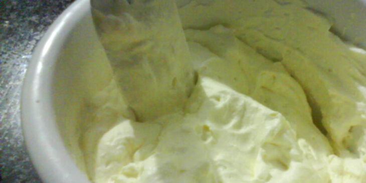 Receita de chantilly cremoso: como fazer sem errar o ponto e virar manteiga