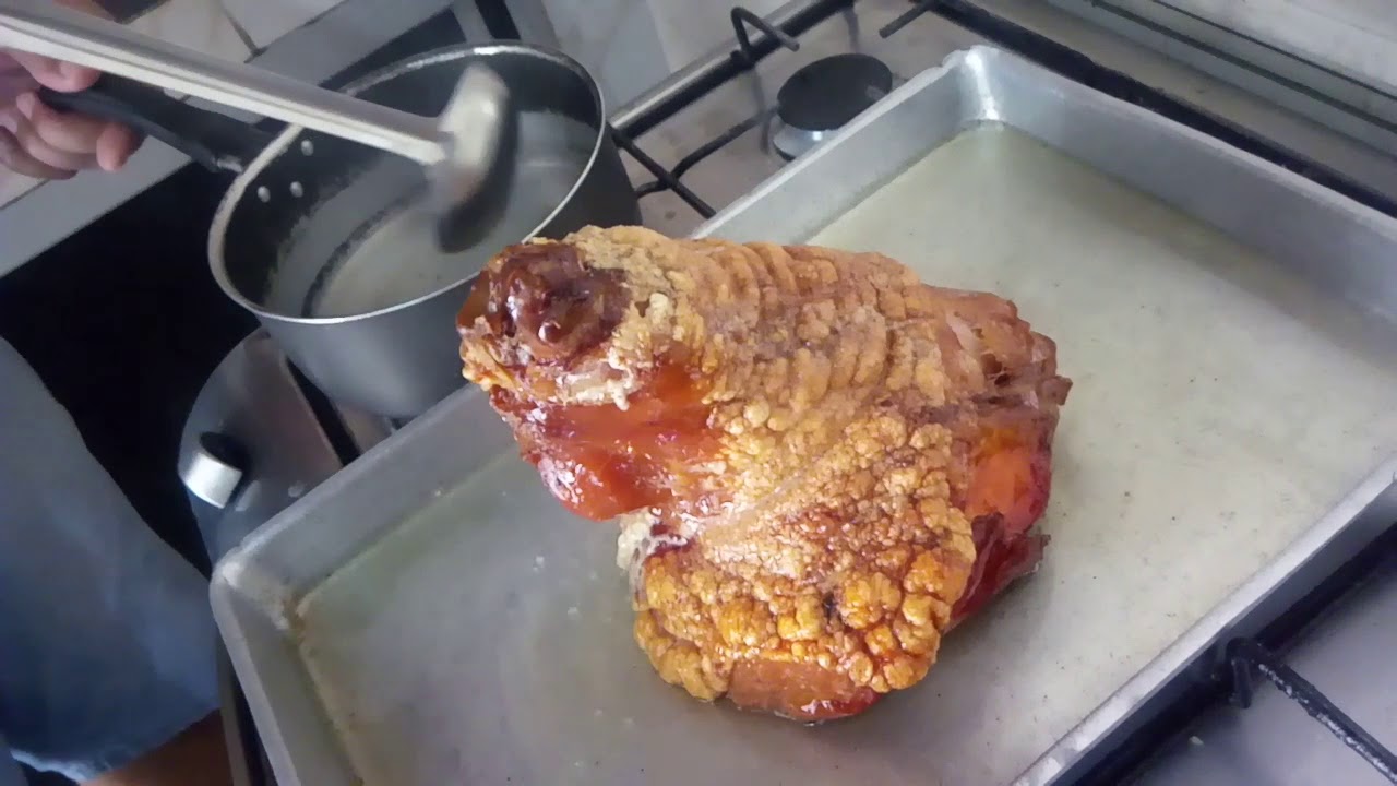 Como fazer joelho de porco crocante?