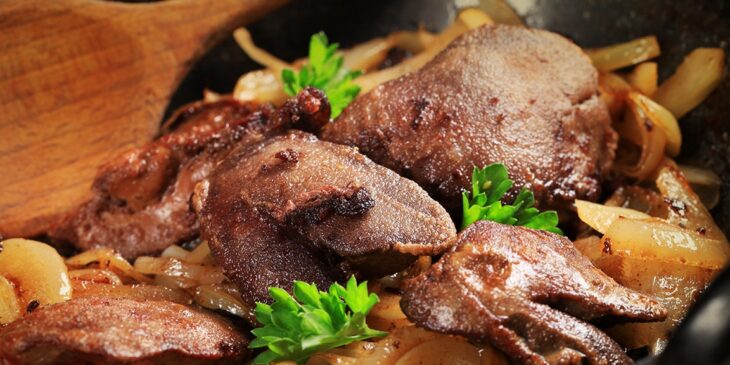 Como fazer fígado de galinha acebolado fácil e delicioso 
