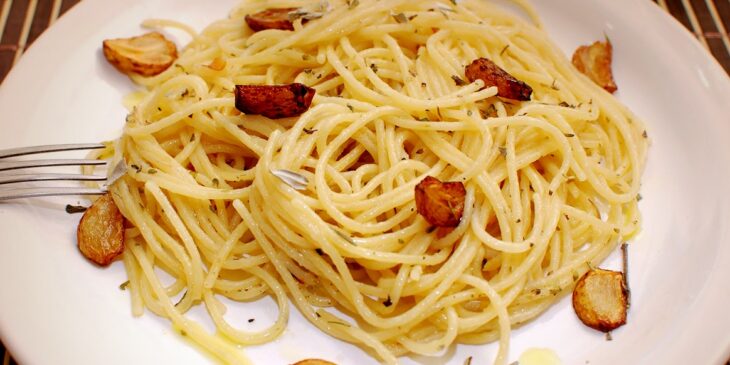 Espaguete ao alho e óleo bem soltinho com receita italiana