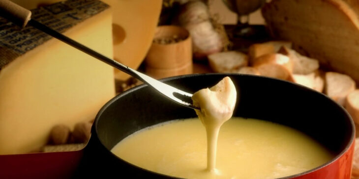 Receita de fondue de queijo simples, fácil e rápido