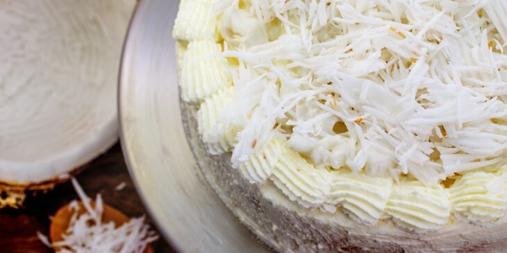 Torta de coco molhada: receita fácil, simples e sem erro