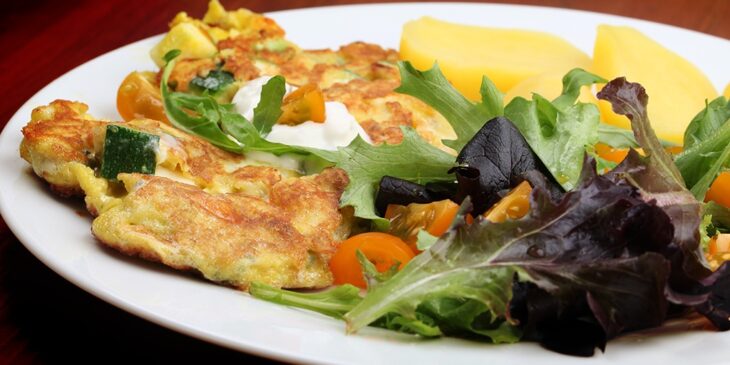 Receita de omelete de abobrinha rápida, fácil e simples aqui!