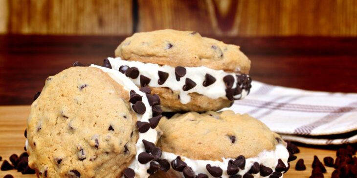 Cookies-com-chocolate-e-creme