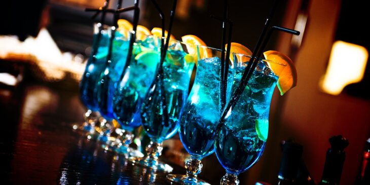 green lagoon drink blue drink curaçau blue paradise lagoon drink blue honey drink blue lagoon iba curaçau blue com sprite sexonthebeach cocktail ingredienti