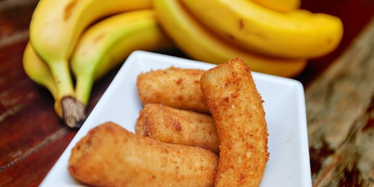 Banana à milanesa sequinha bem empanada tudo gostoso