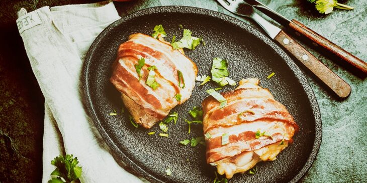 Receita de filé de frango com bacon bem suculento