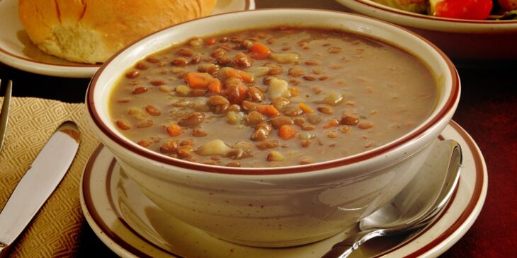 Receita de sopa de lentilha muito fácil, simples e rápida