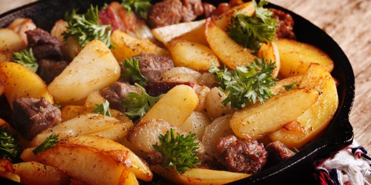 Aprenda a como fazer a receita de iscas de carne com batata