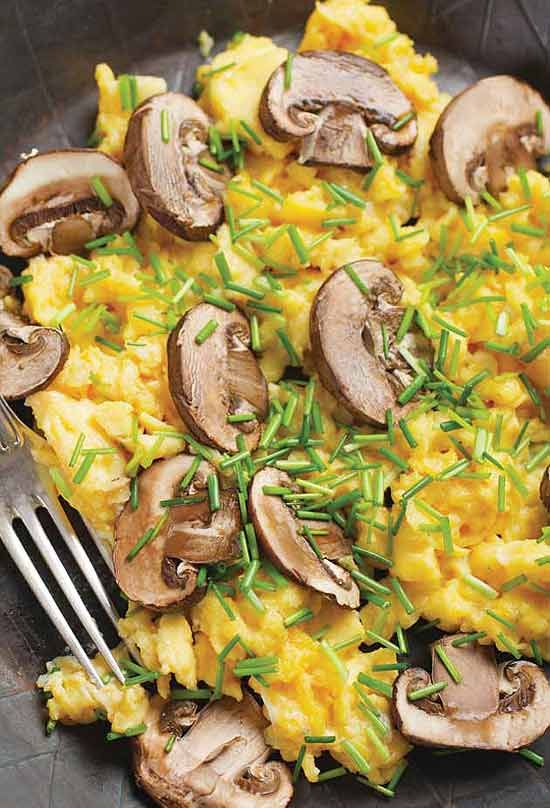 omelete com cogumelos e queijo vovó palmirinha