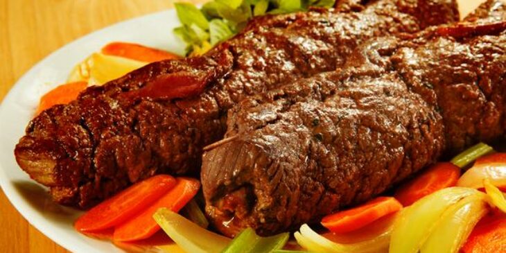 Enroladinho de salsicha e carne: receita fácil e simples