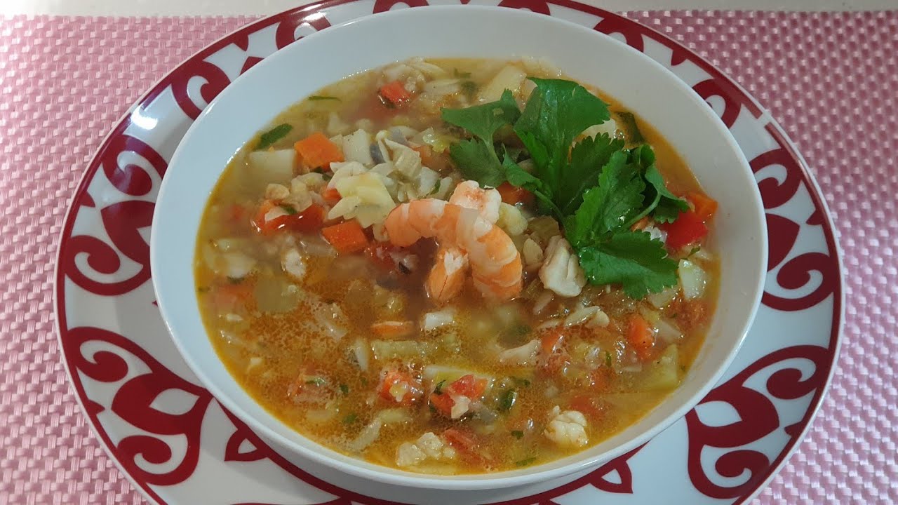 @receitasdeumaaçoriana  preparou esta maravilhosa sopa de camarão e peixe