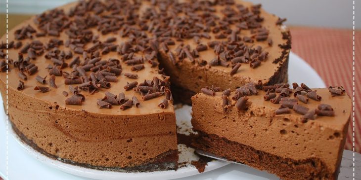 O melhor recheio do mundo: receita de mousse de chocolate para bolo mega prática