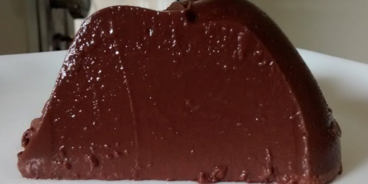 Sobremesa prática e deliciosa: flan de chocolate para não perder tempo em provar