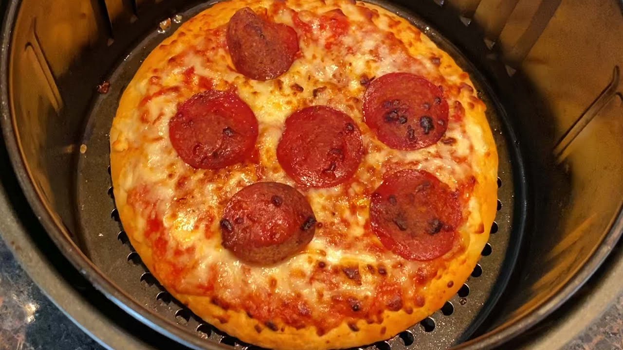 Pizza na airfryer: aprendendo a receita que vai te salvar durante as fomes