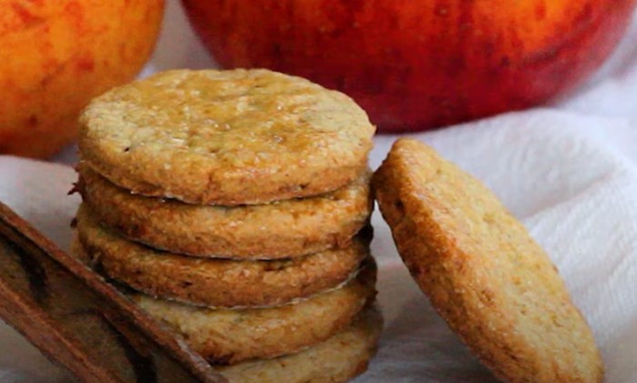 Bolachas de maçã e canela para quem ama provar biscoitinhos de festas
