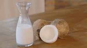 Como fazer leite de coco caseiro?
