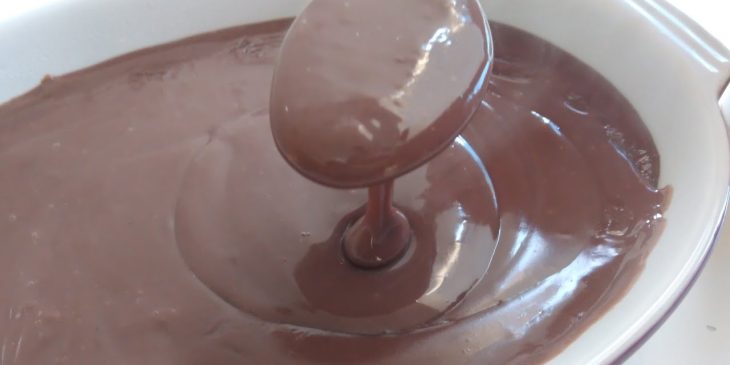 Papa de chocolate para fazer as crianças amarem essa comidinha forte