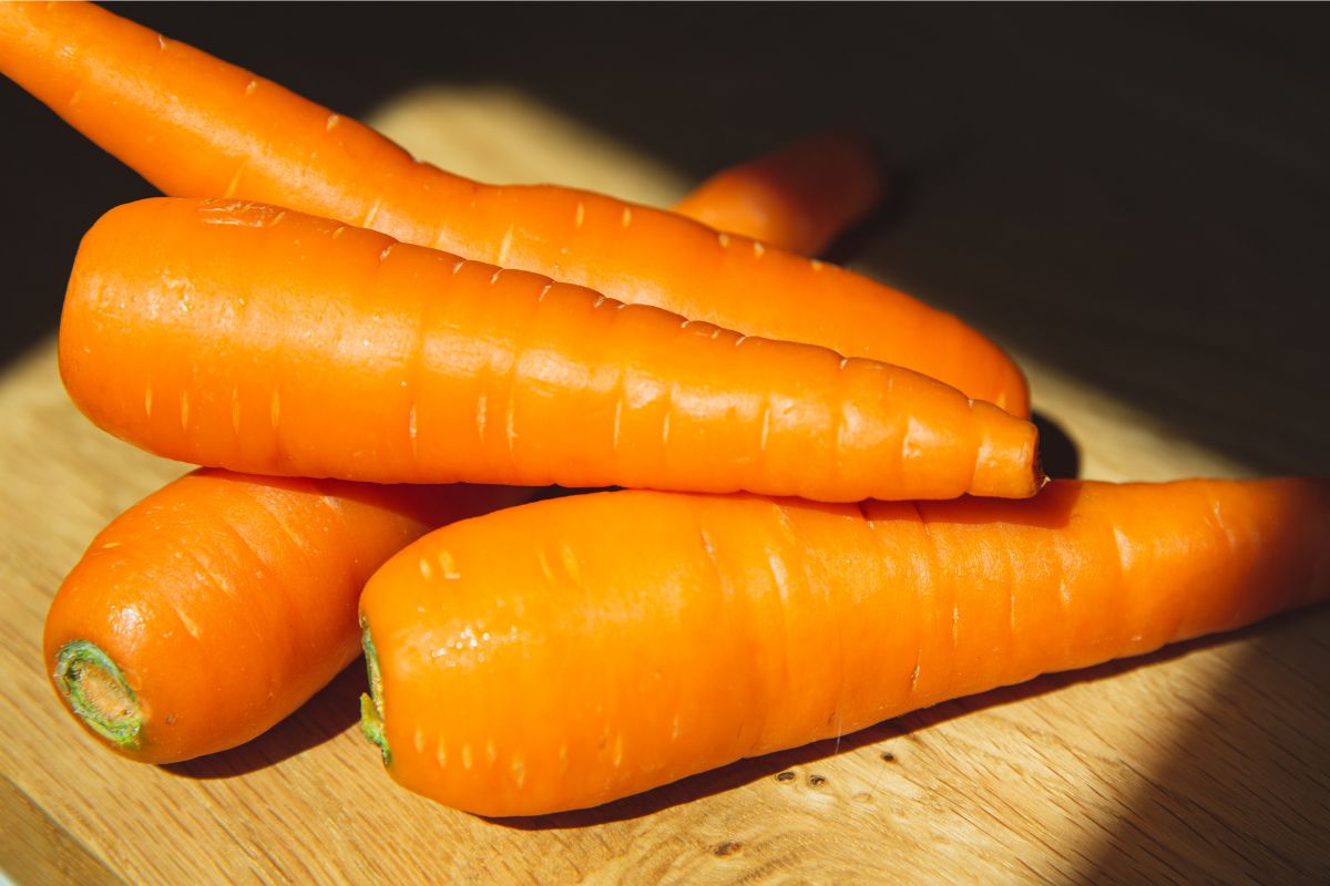 Guarde a cenoura assim na geladeira e ela vai durar 1 mês!