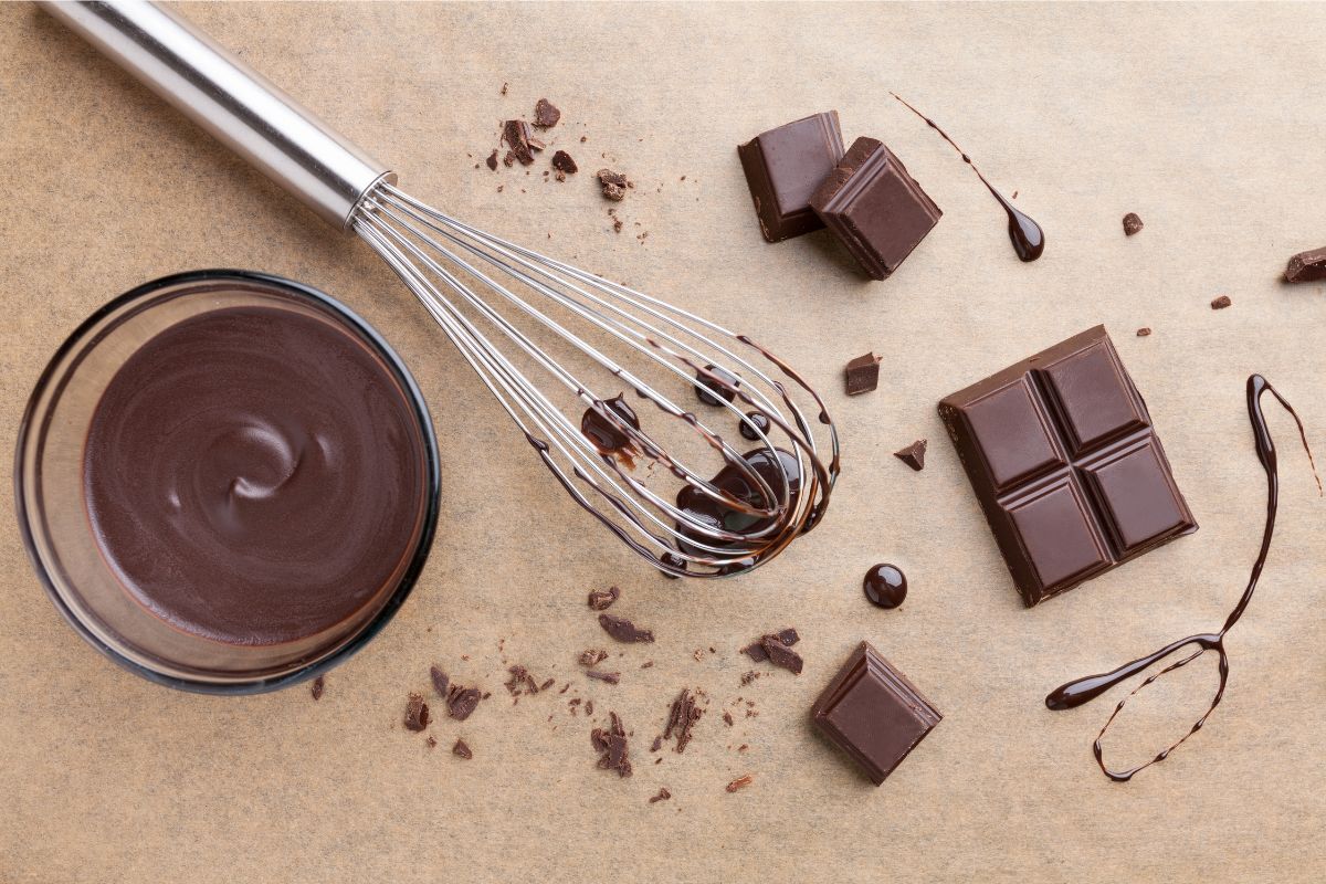 Você sabe como derreter chocolate no microondas" cuidado! você pode perder tudo no tempo errado