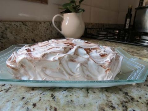 bolo de coco com cobertura de marshmallow simples @telmacosta