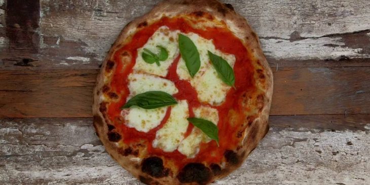 Pizza marguerita clássica receita mais prática que existe @claudiaonline