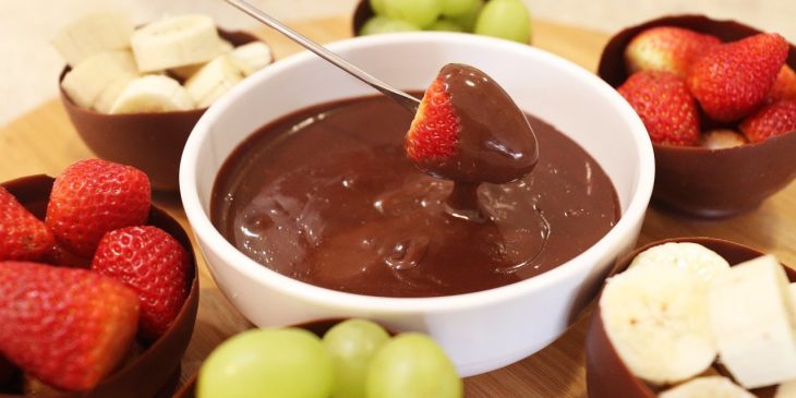 Receita de fondue de chocolate ao leite bem fácil e prática para fazer em casa @isamaraamancio