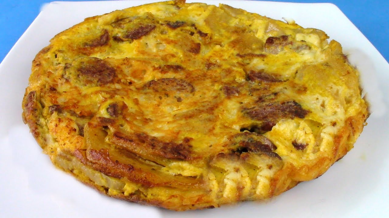 omelete de batata ralada na frigideira e bacon