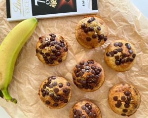 Muffin de banana e chocolate
