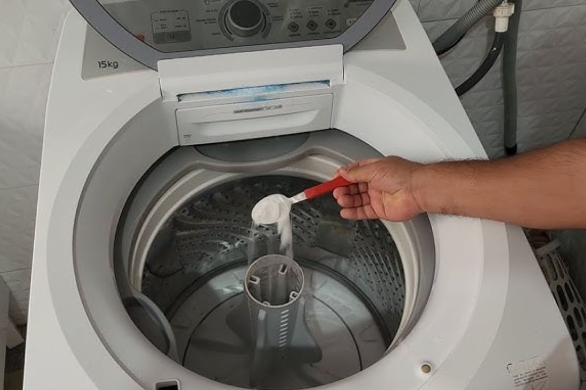 Limpe a sua máquina de lavar com isso e pare de manchar roupas