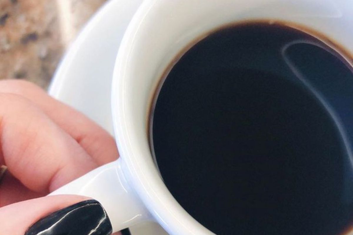 Café preto ajuda a liberar o intestino" mitos e verdades revelados