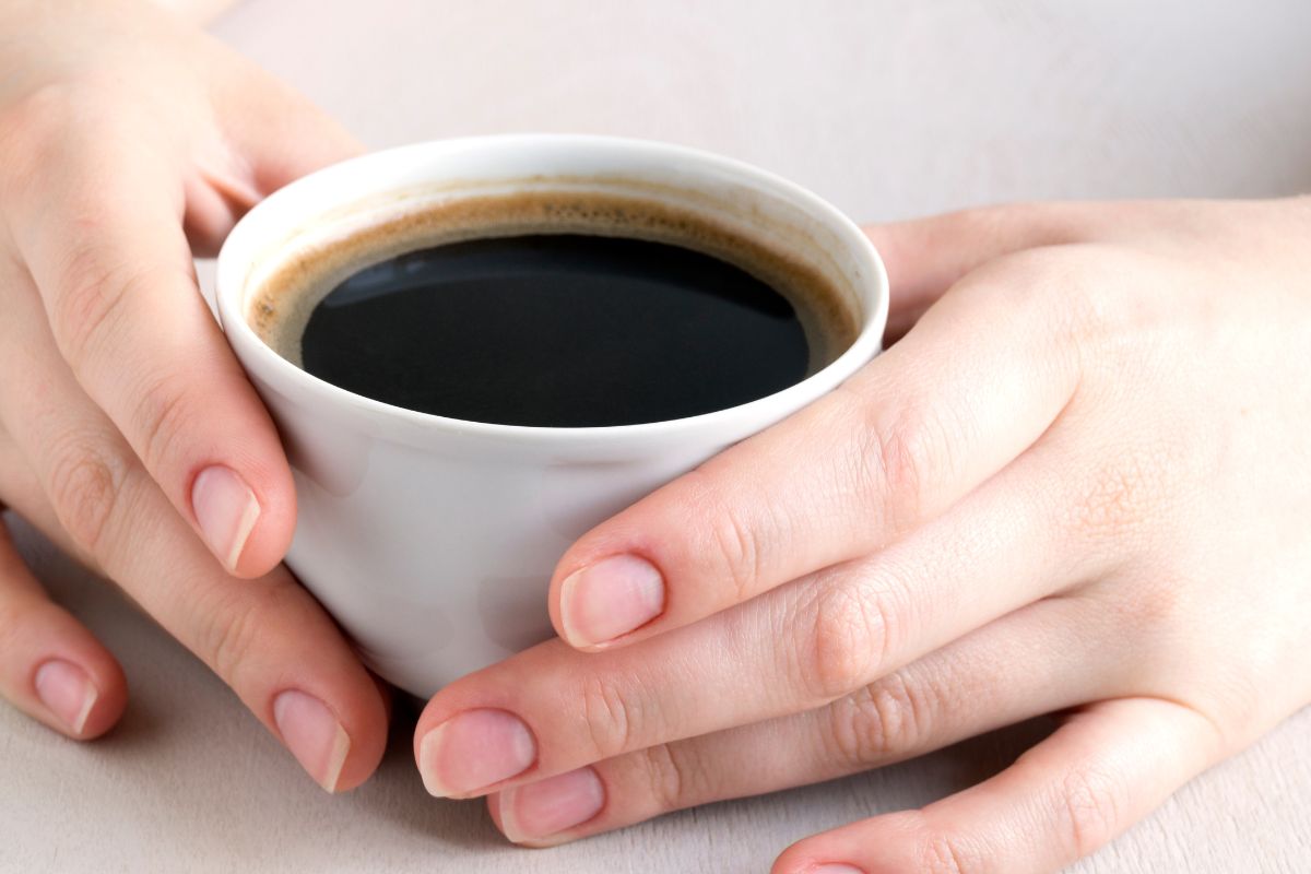 Tomar café impuro faz mal" esses sintomas podem aparecer em algumas horas