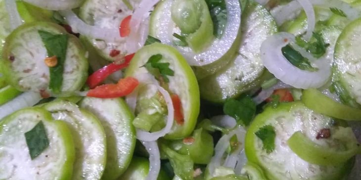 Salada de jiló
