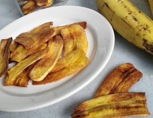 Chips de banana salgada