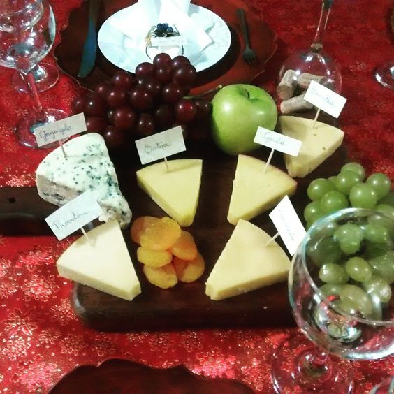 Espetinhos de queijo e uva tudo gostoso ana maria