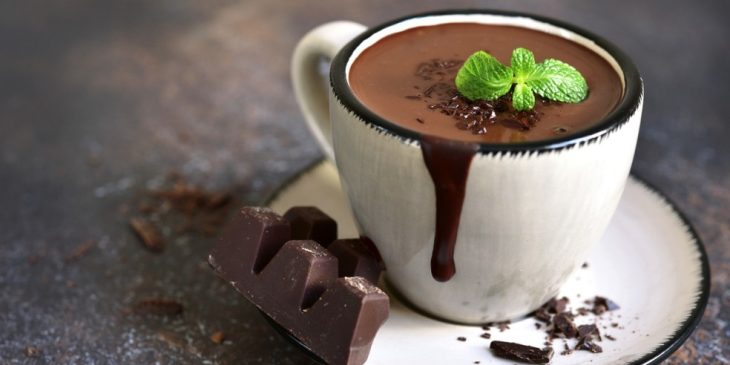 Chocolate quente com hortelã