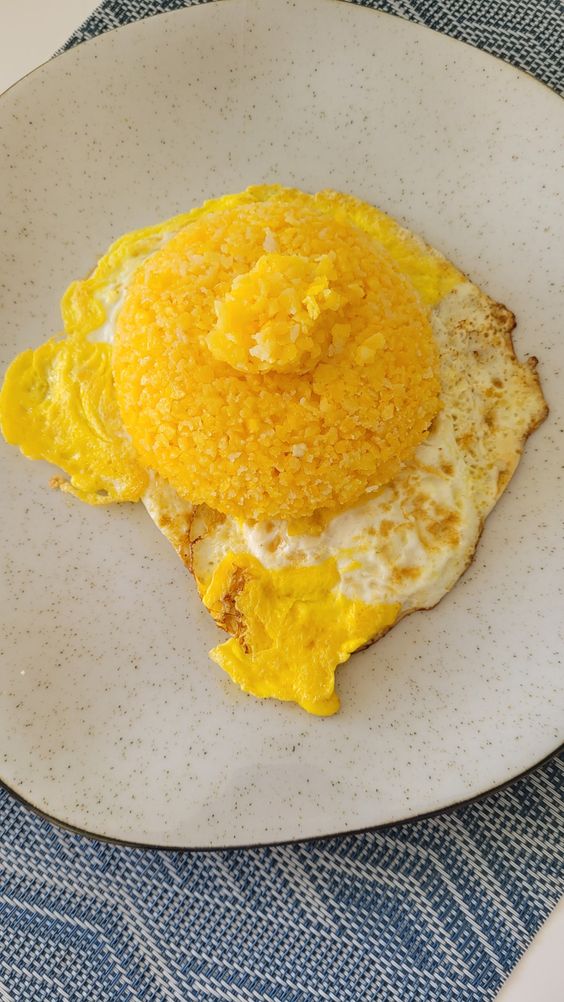 Cuscuz com ovo prático do piauí