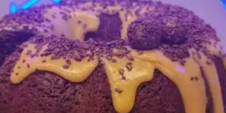 bolo de chocolate com calda de cenoura Ana Maria fofinho molhadinho simples